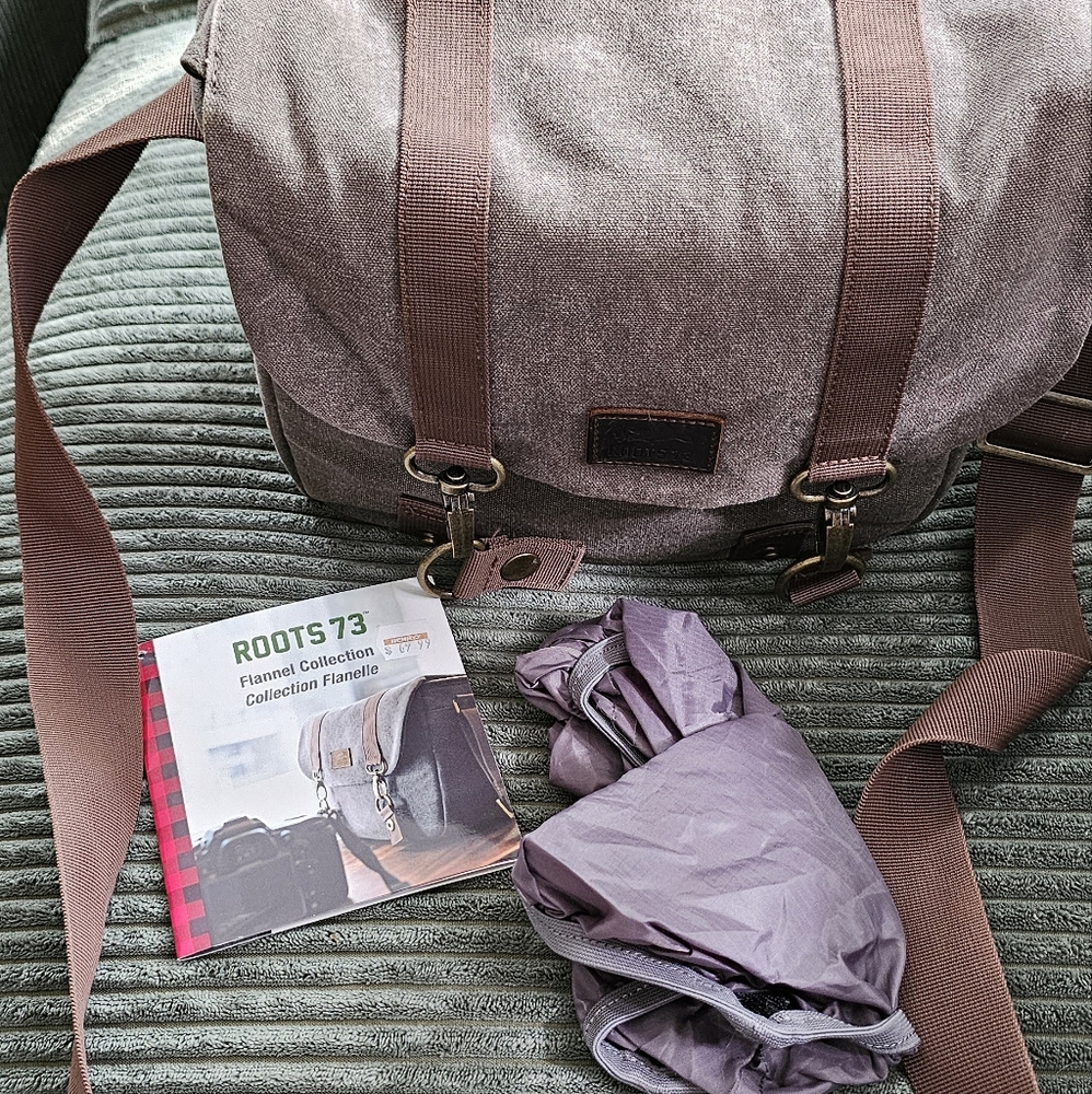 Roots Camera Bag - Picture 6 of 8